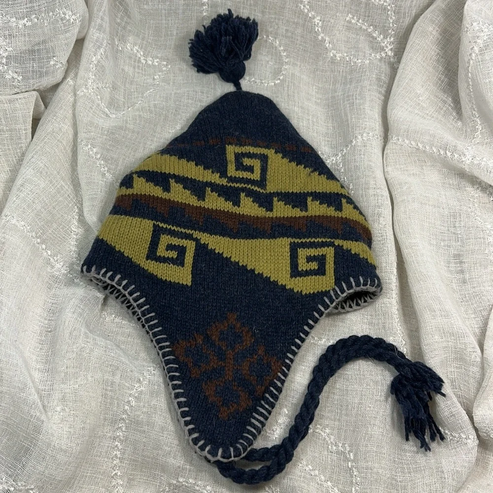 Wool Peruvian hat fully lined inside with fleece